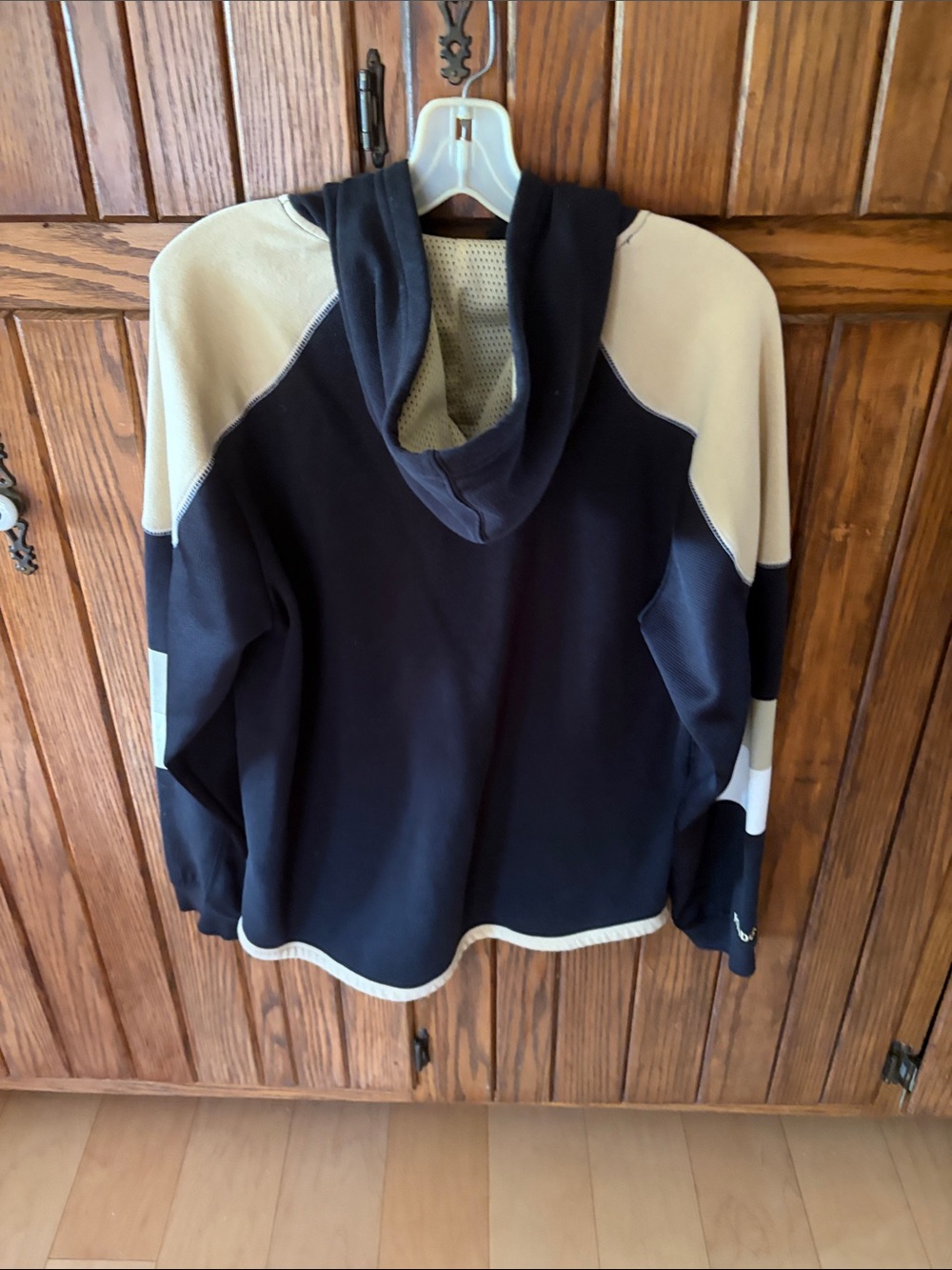 Reebok Black and Cream Face Off Collection Pittsburgh Penguins Hoodie size M - Picture 2 of 6